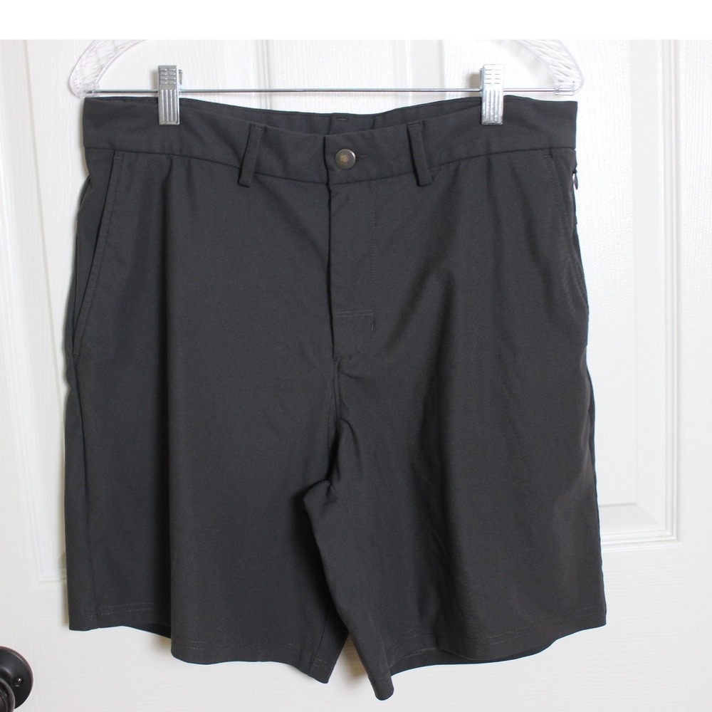 Old Navy‎ Tech Hybrid Chino Shorts -- 10-inch inseam Size 33 Black